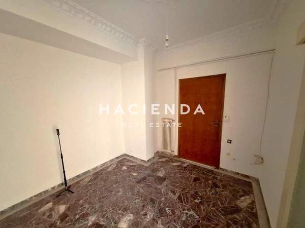 תמונת אורופוס, אתונה למכירה (1)