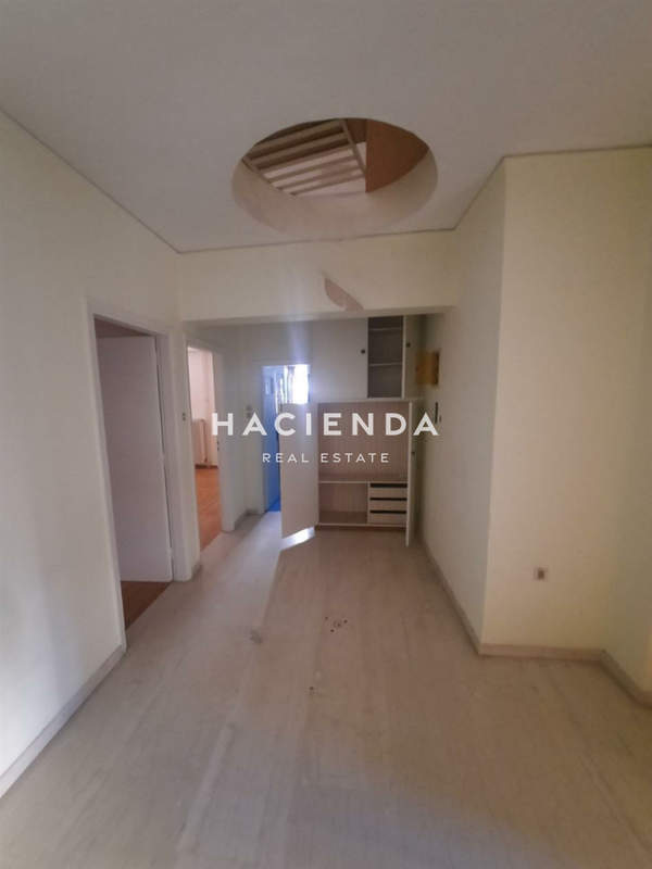 תמונת וירונס, אתונה למכירה