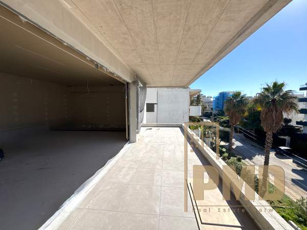 תמונת גליפדה, אתונה למכירה (1)