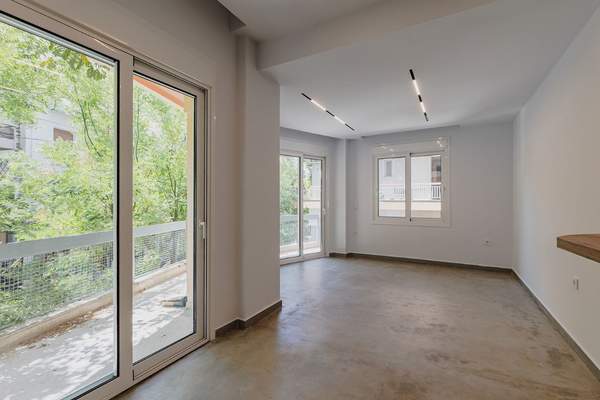 תמונת פנגרטי, אתונה למכירה (1)