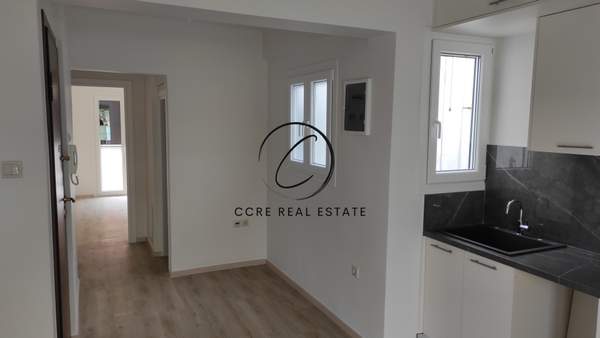 תמונת כיכר אמריקיס, אתונה למכירה (1)