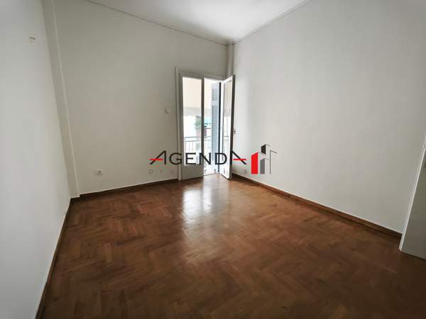 תמונת כיכר אמריקיס, אתונה למכירה (1)