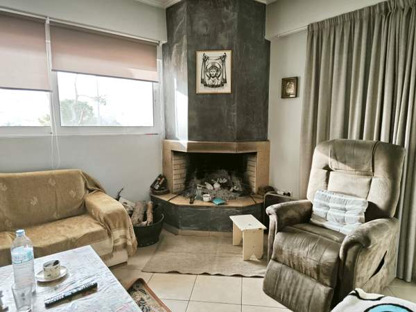 תמונת אכרניס, אתונה למכירה (1)