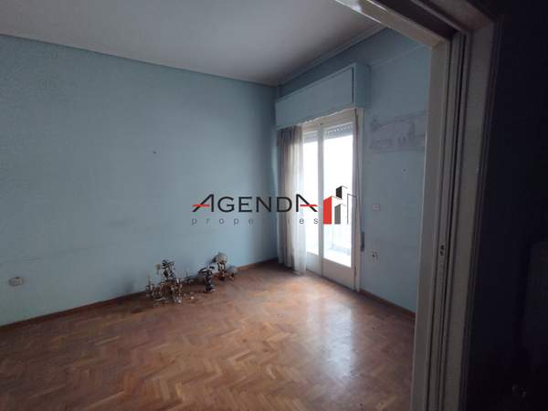 תמונת נאוס קוסמוס, אתונה למכירה