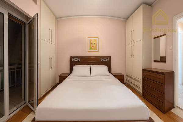 תמונת נאה סימרני, אתונה למכירה (1)