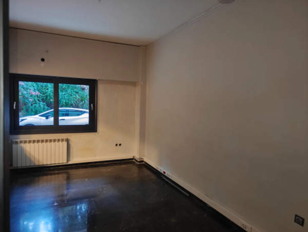 תמונת אליסיה, אתונה למכירה (0)