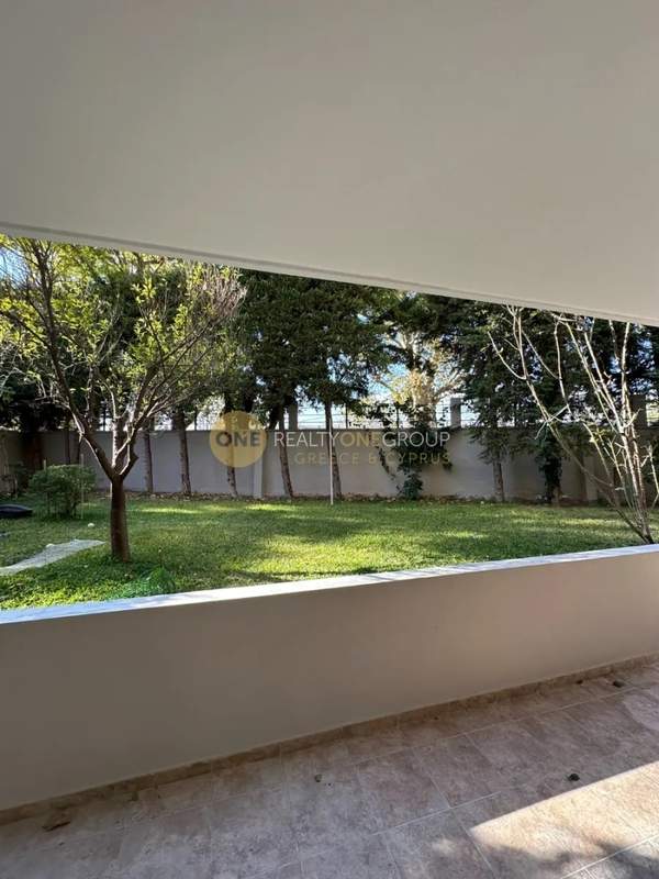 תמונת קיפיסיה, אתונה למכירה (1)