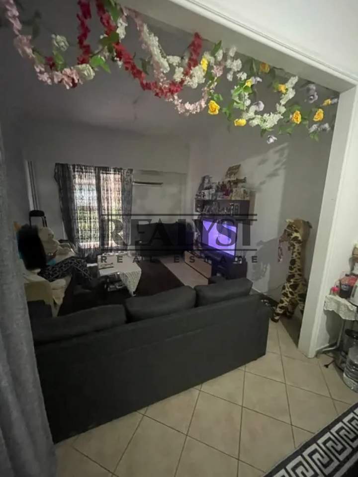 תמונת כיכר אמריקיס, אתונה למכירה