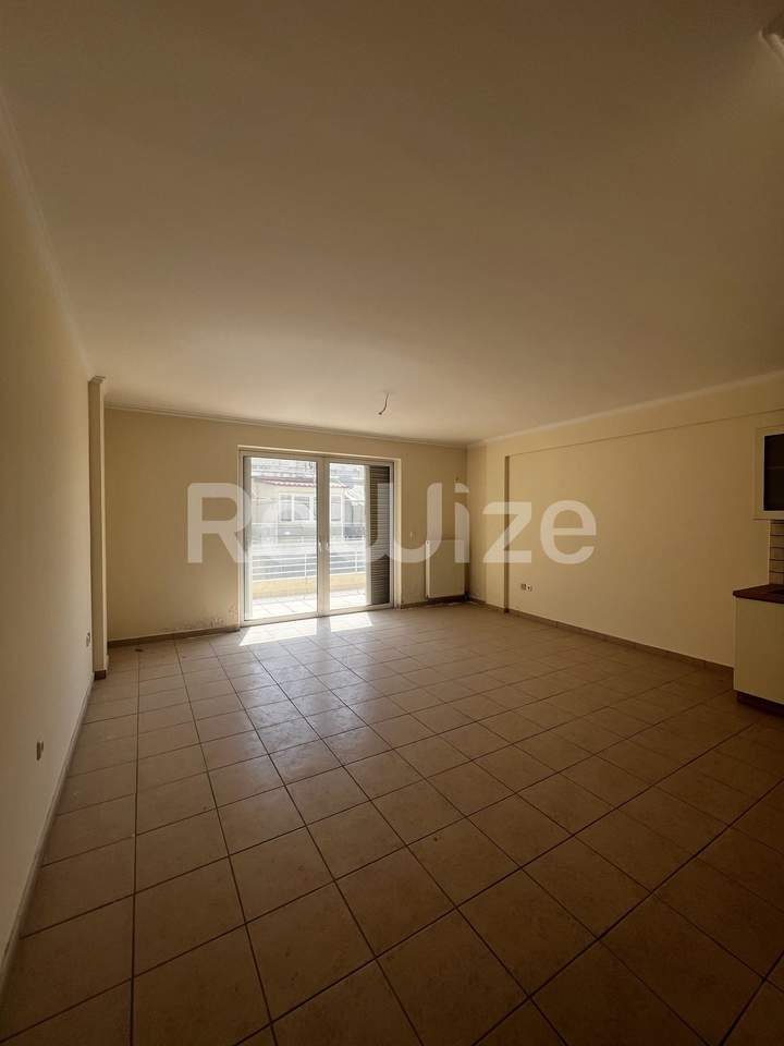 Gizi / Gkyzi, Athens for sale
