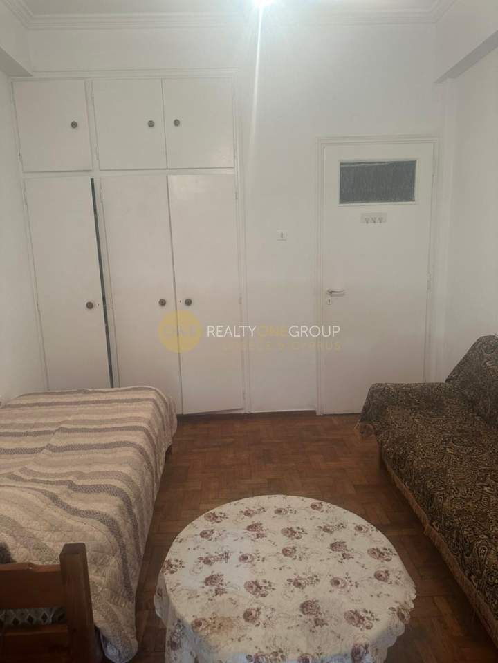 Ano kipseli, Athens for sale
