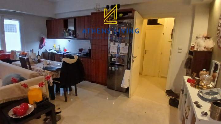 תמונת גליפדה, אתונה למכירה