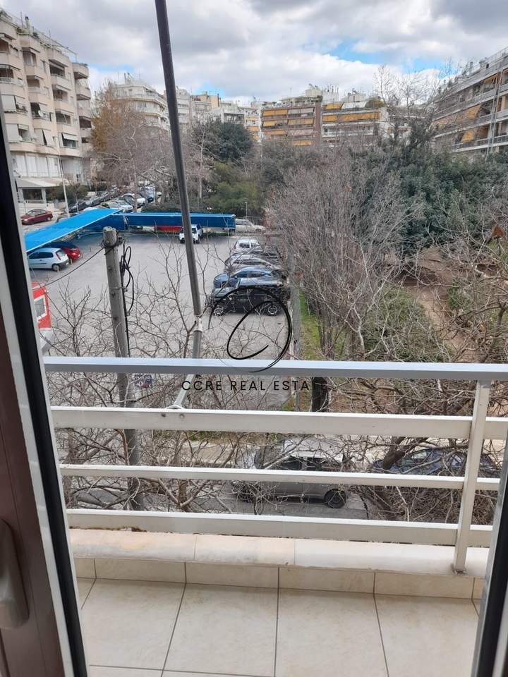תמונת אמפלוקיפי, אתונה למכירה
