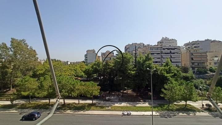 תמונת נאה איונה, אתונה למכירה