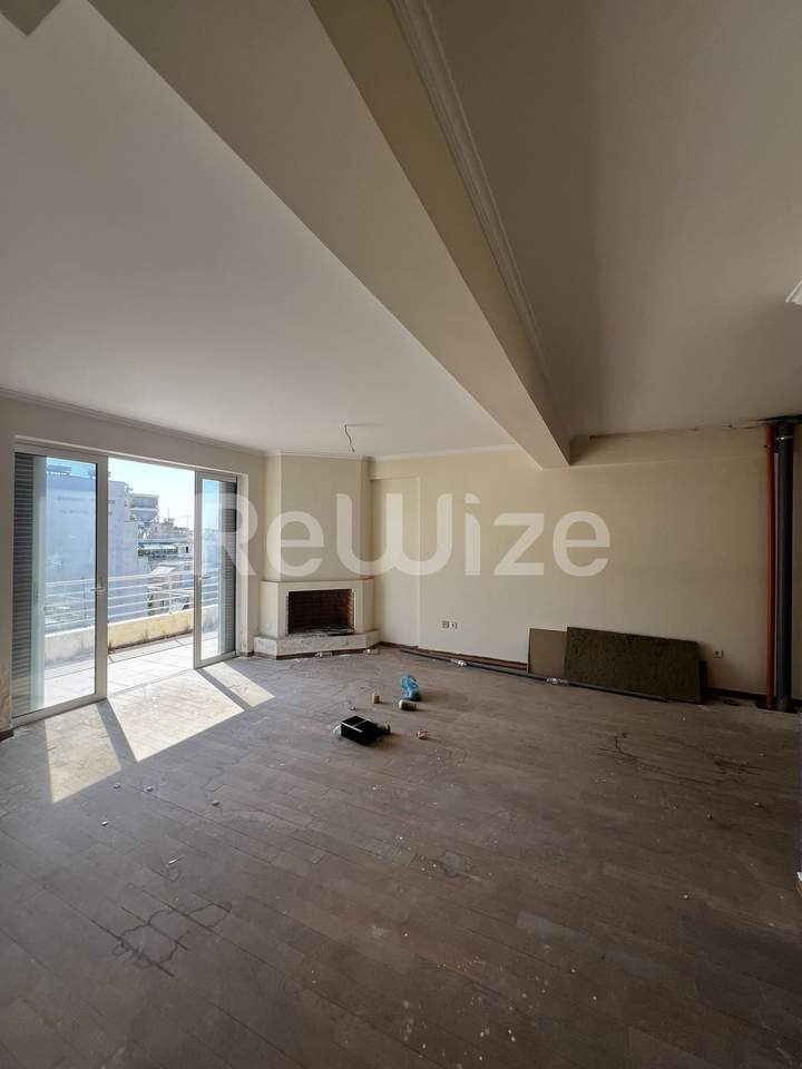 Gizi / Gkyzi, Athens for sale