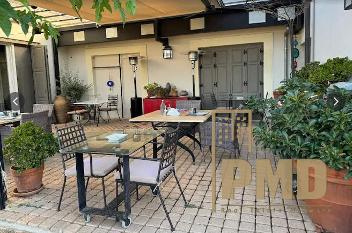 תמונת מרקו פולו, אתונה למכירה