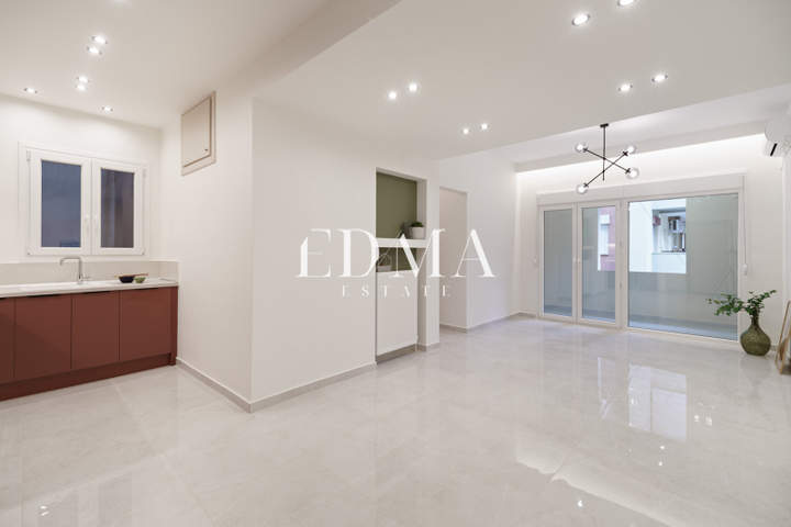 Mina Patrikiou, Thessaloniki for sale