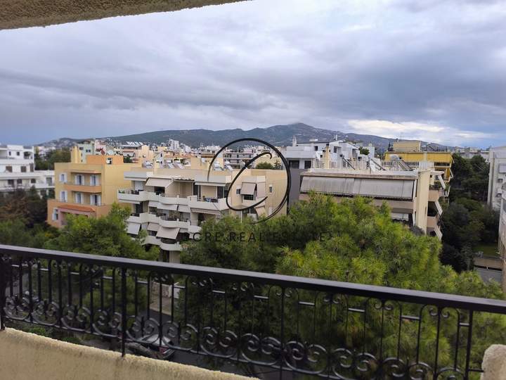 תמונת מרוסי, אתונה למכירה