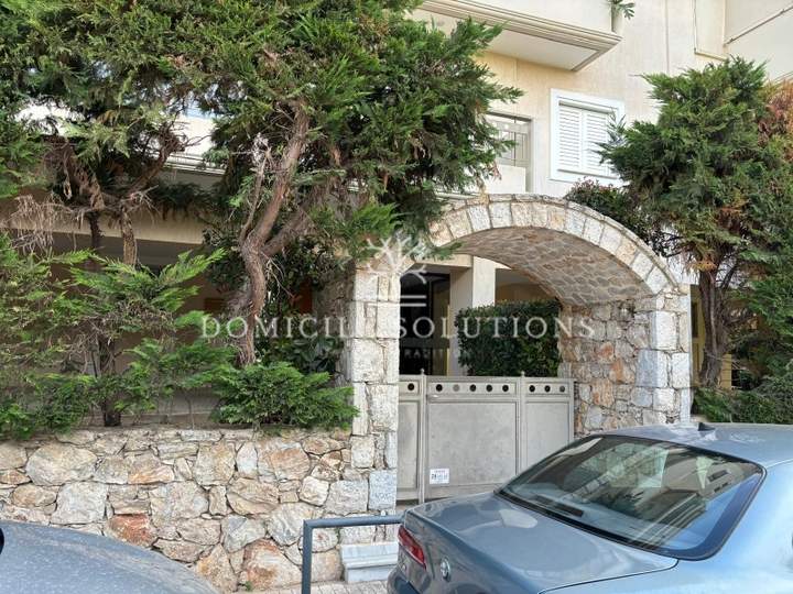 תמונת אגיה פארסקבי, אתונה למכירה
