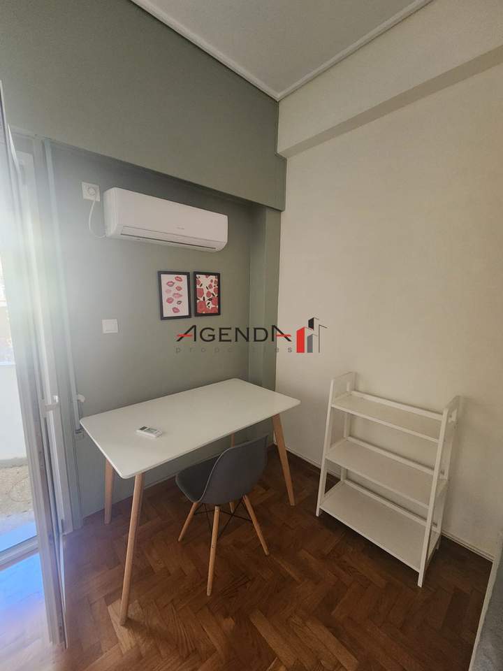 Neapoli, Athens for sale