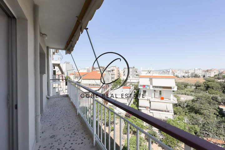 תמונת פאליו פאלירו, אתונה למכירה