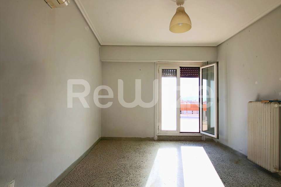 Image 2 of 16