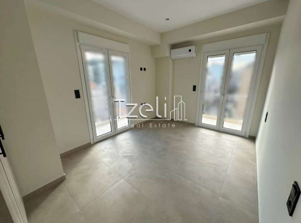 Image 2 of 30