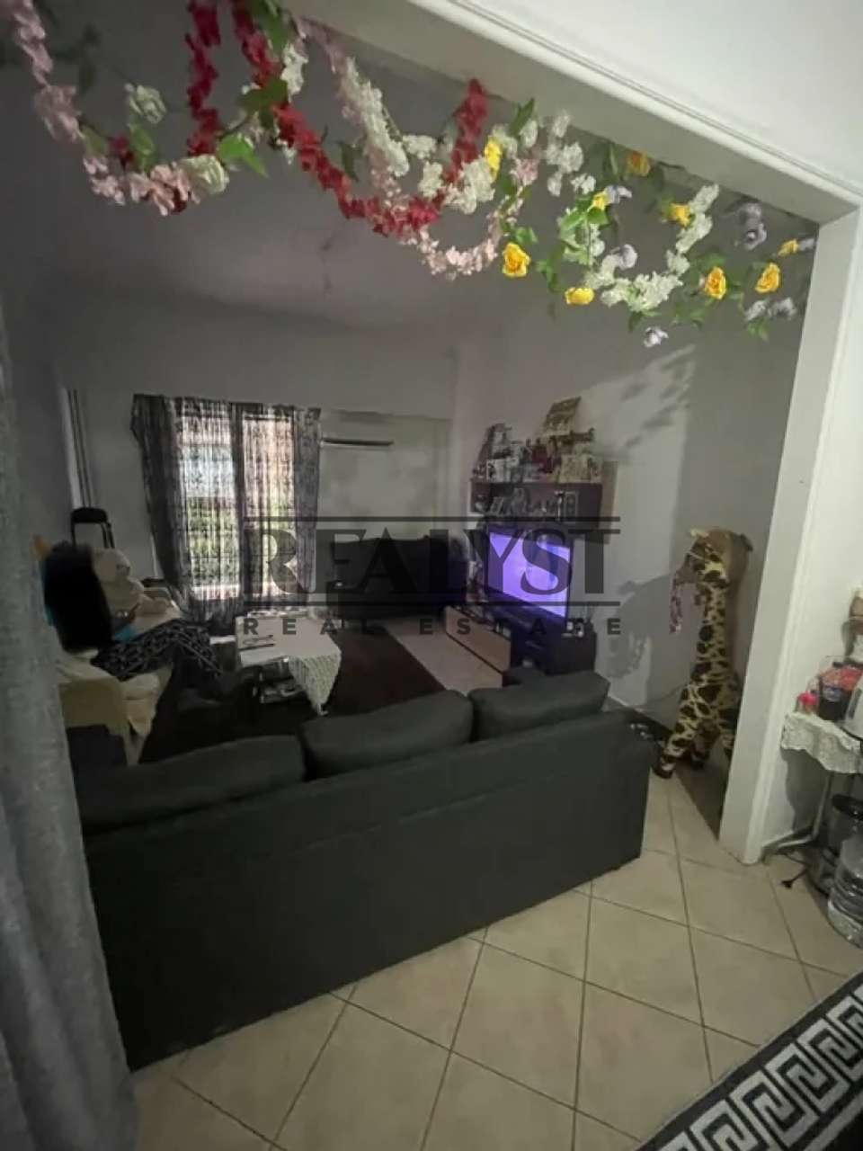 Image 0 of 10