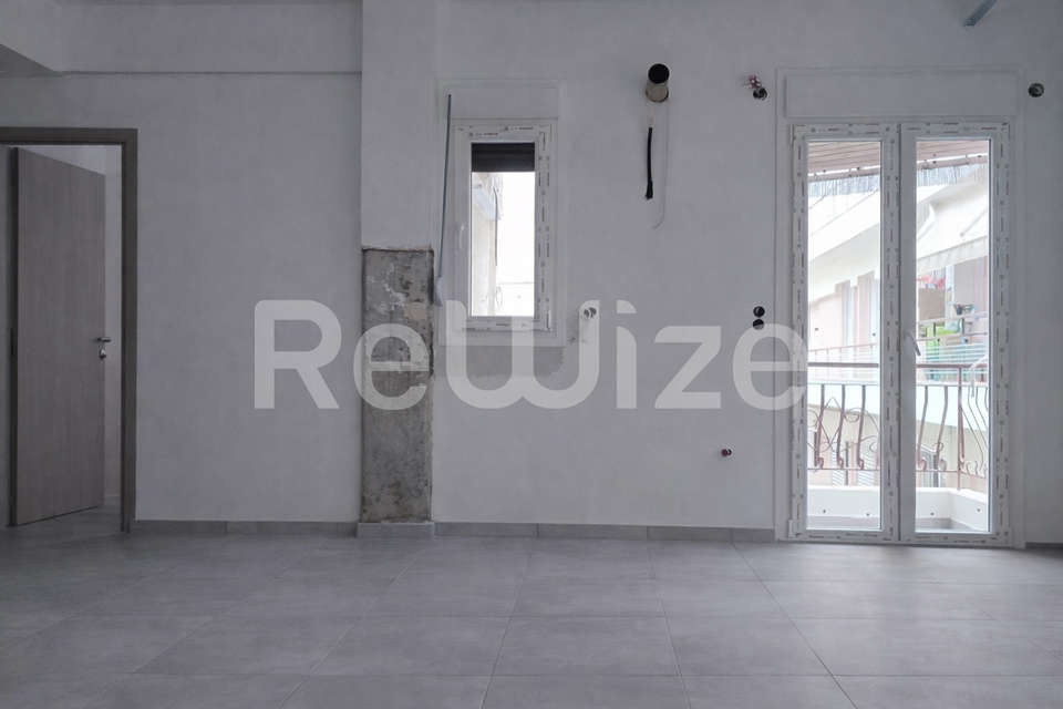 Image 2 of 8