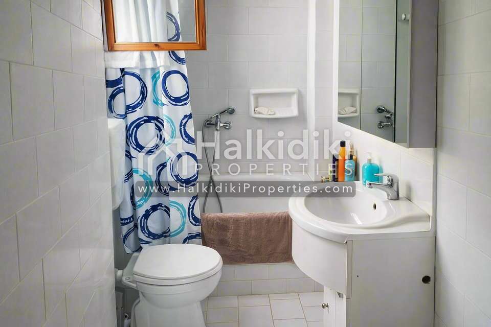 Image 2 of 21