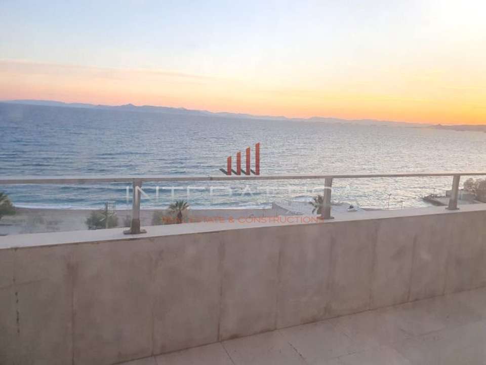 Image 0 of 20