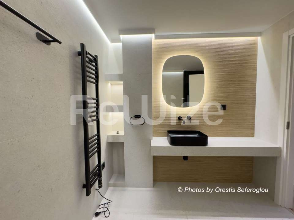 Image 2 of 18