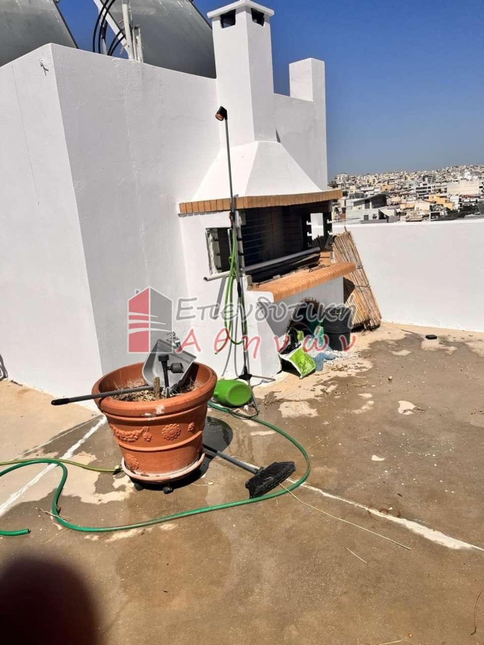 Image 2 of 20