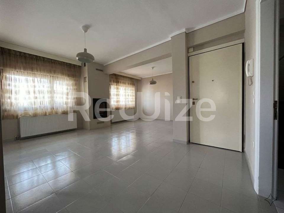 Image 2 of 19