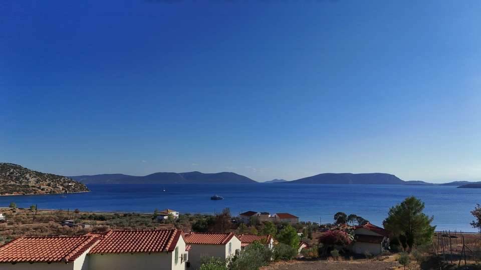Image 2 of 18