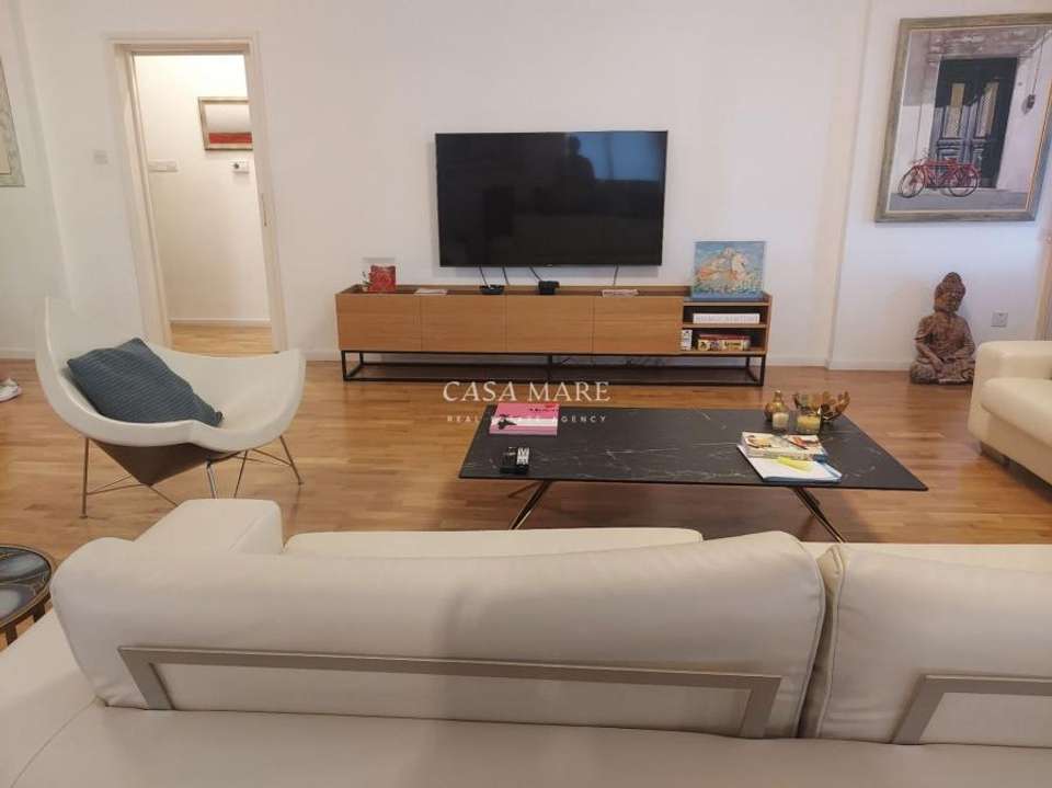Image 2 of 9