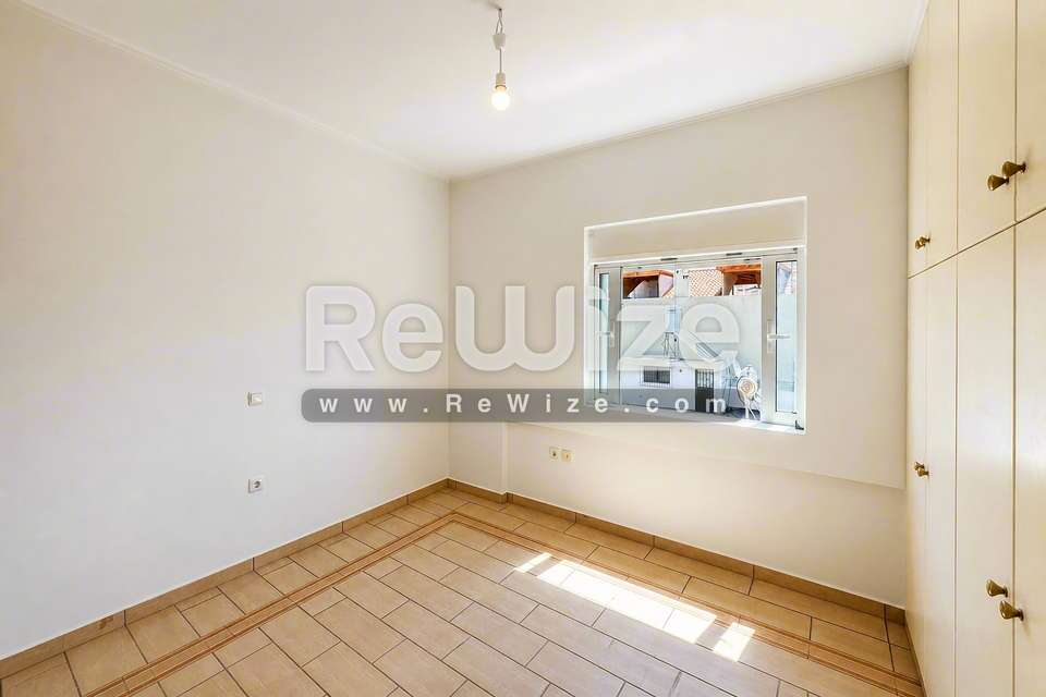 Image 2 of 17