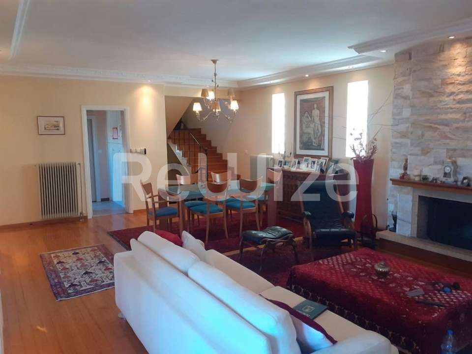 Image 2 of 16