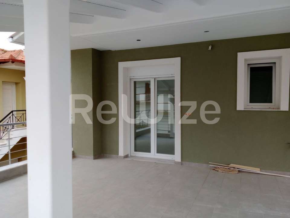 Image 2 of 20