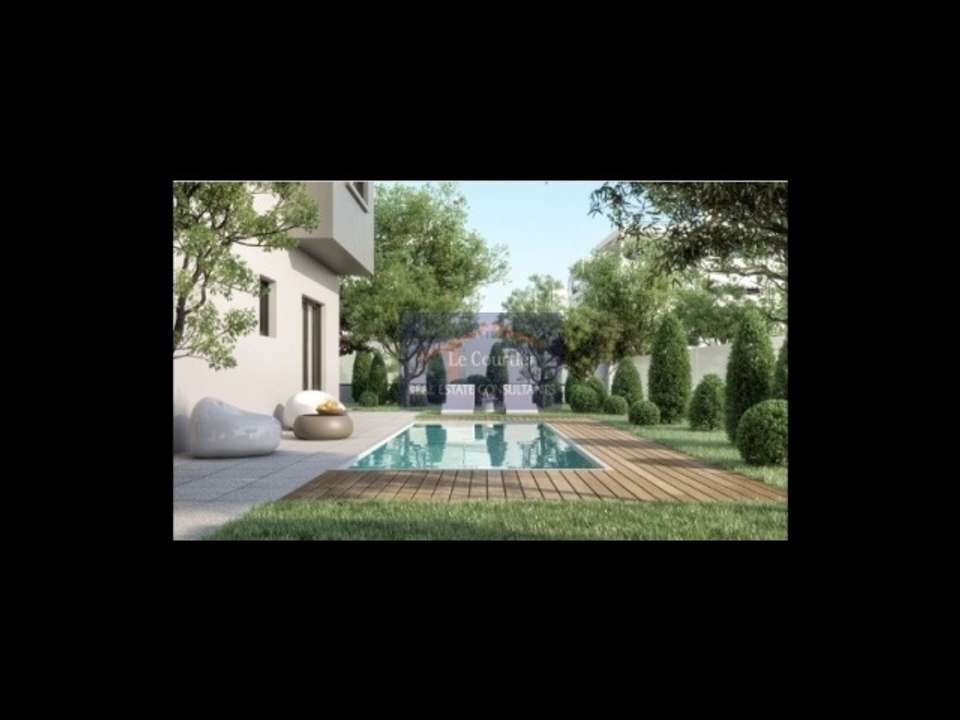Image 0 of 8