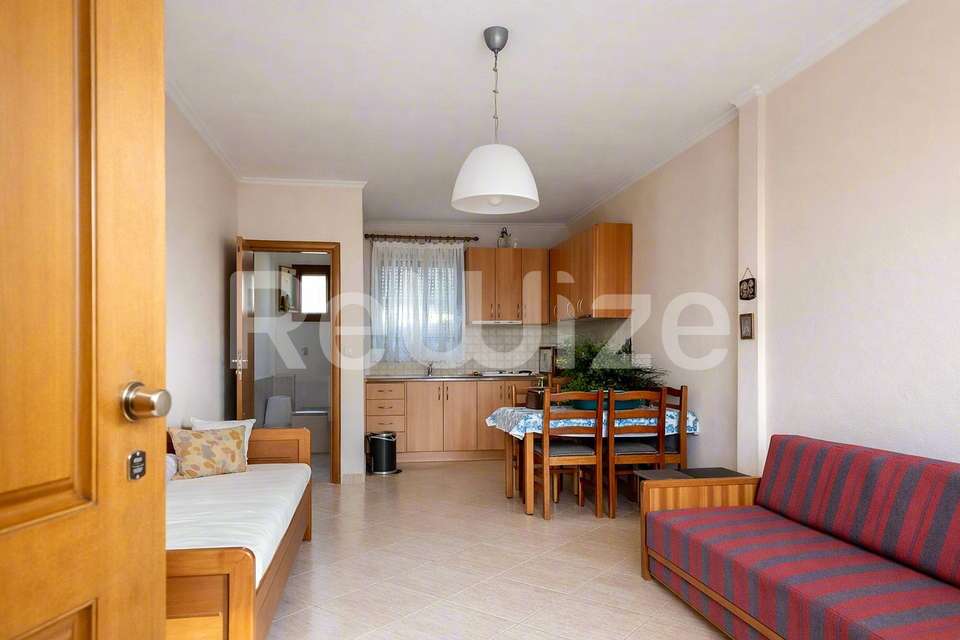 Image 2 of 19