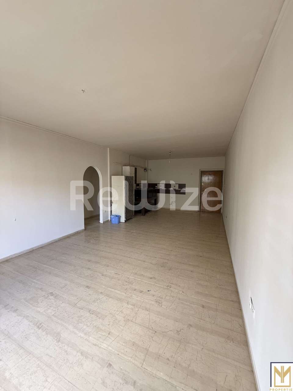 Image 2 of 18