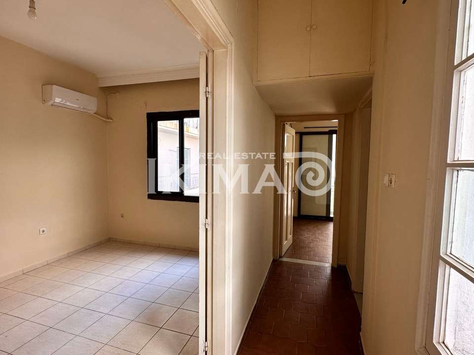 Image 0 of 24
