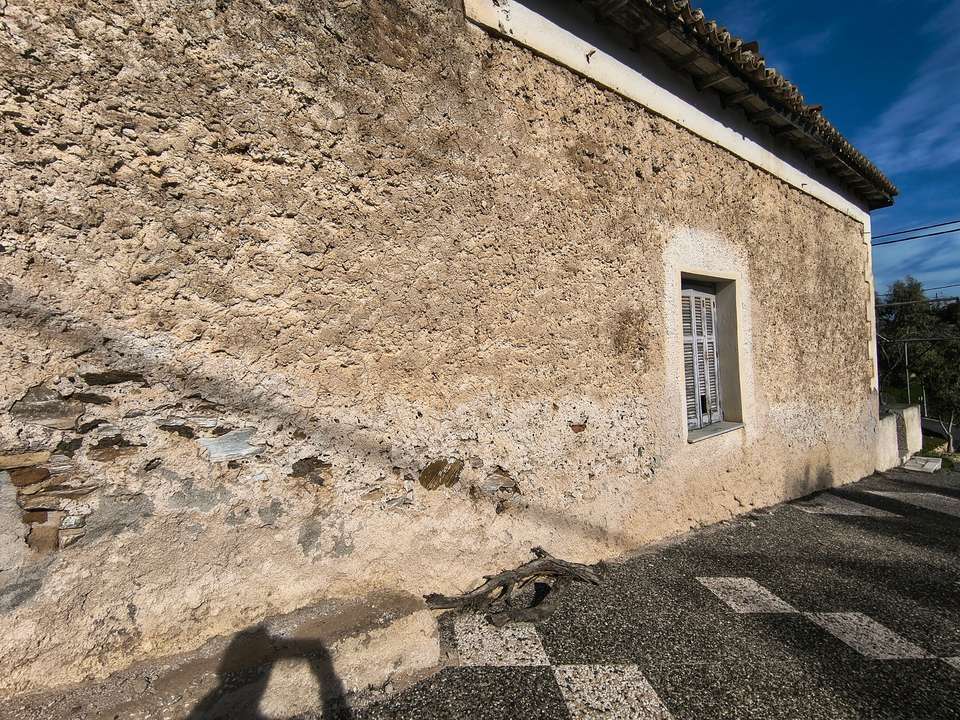 Image 2 of 4