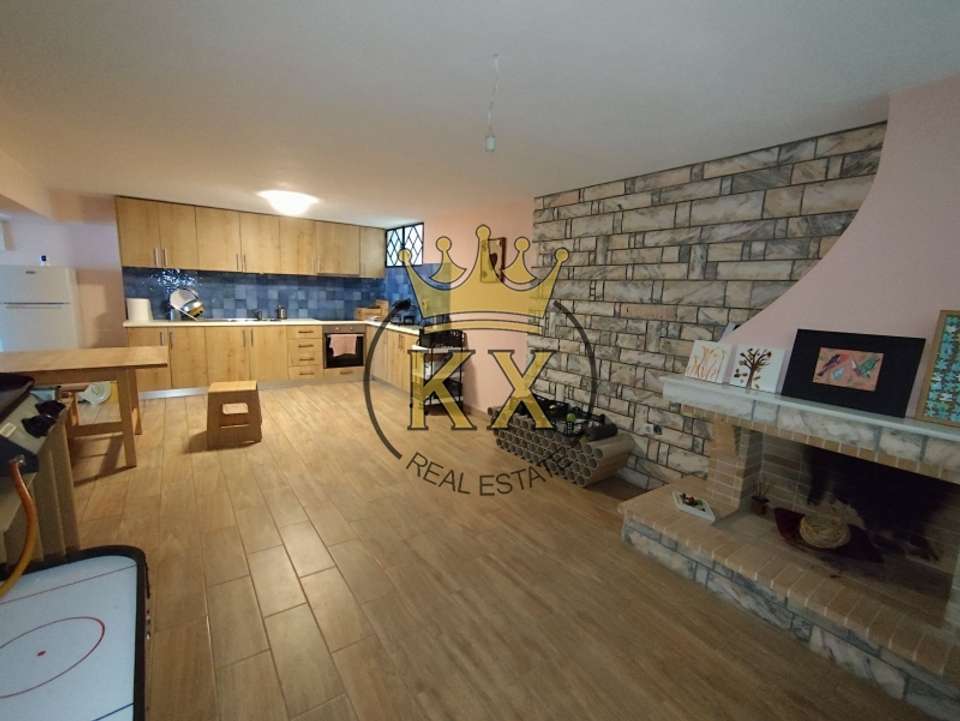 Image 2 of 34
