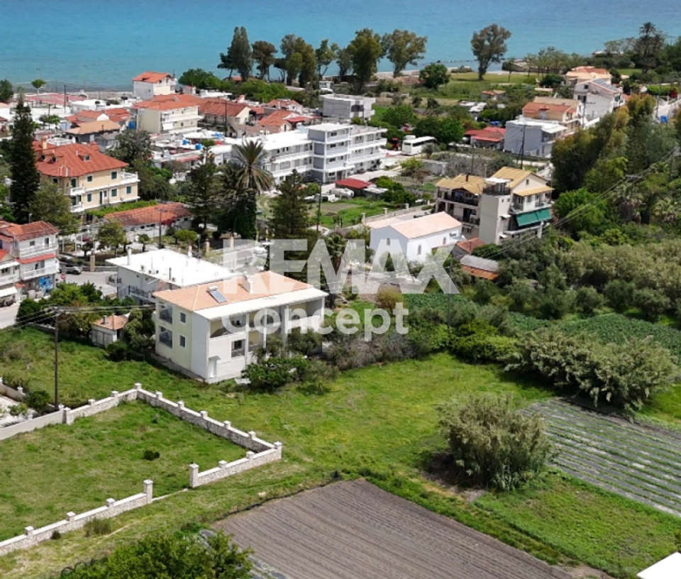 Image 0 of 7