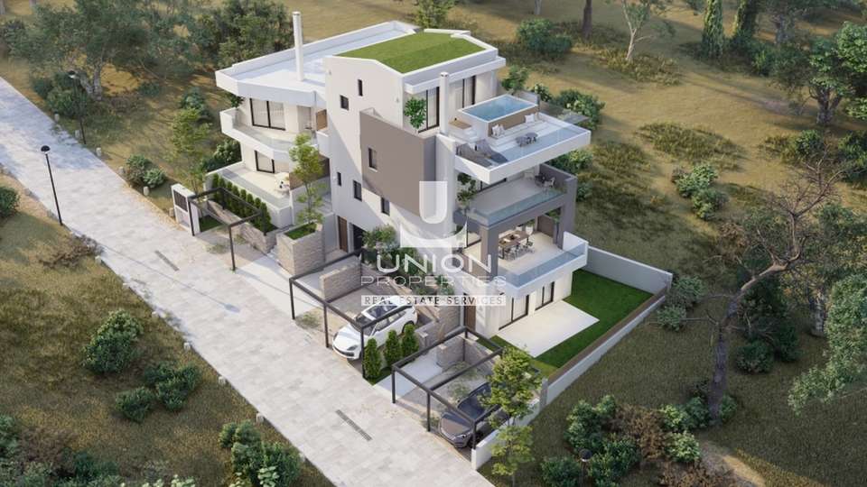 Image 2 of 10