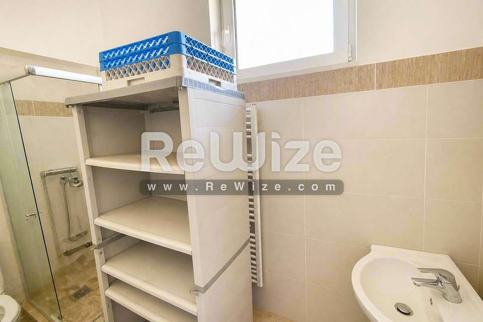 Image 2 of 25
