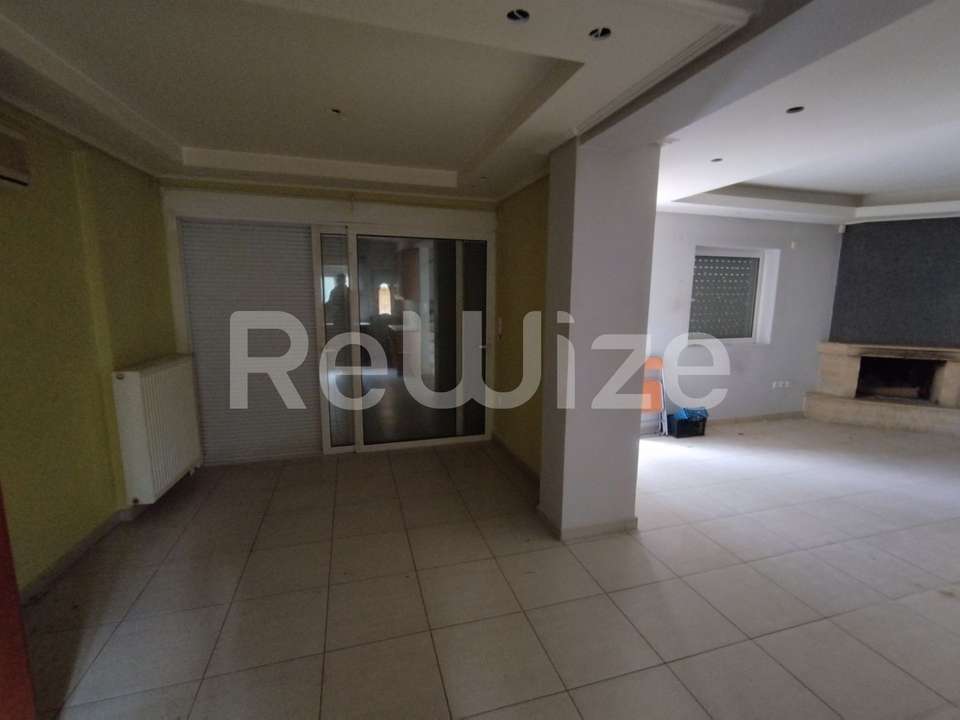 Image 2 of 24