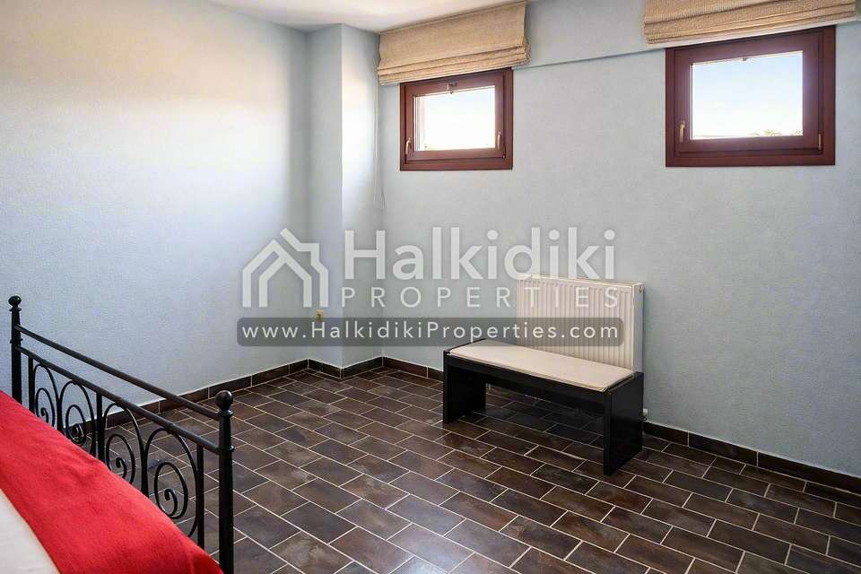Image 2 of 17