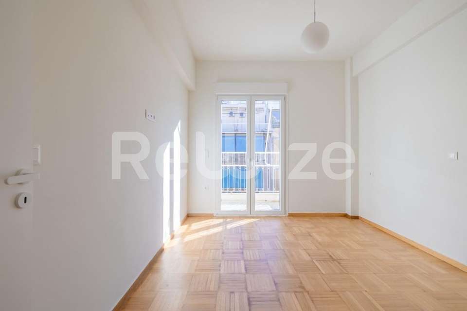 Image 2 of 11
